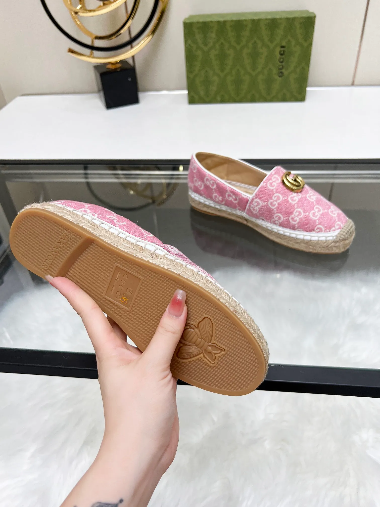 👟👟Ex-factory price 380👟👟 🌈🌈2024 new color early spring Gucci 🗽🗽Gucci classic logo logo canvas fisherman shoes, espadrille shoes are made of double G imported fabric. The color of the brand's double G letter cross-woven pattern will be reinterpreted every season, and the charm of the collection elements will be interpreted through more fresh and eye-catching materials and designs. •Pink, dozens of colors, choose as you like, choose as you like •Women’s style •Number of sizes 35-42